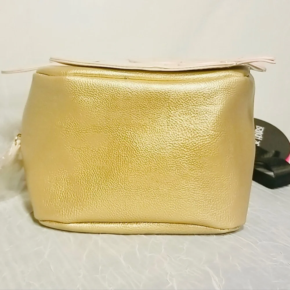 HOT! Betsey Johnson lunch tote!